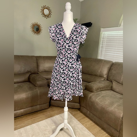 SWEET Banana Republic Navy Floral Wrap Dress Sz 4 - Picture 3 of 15